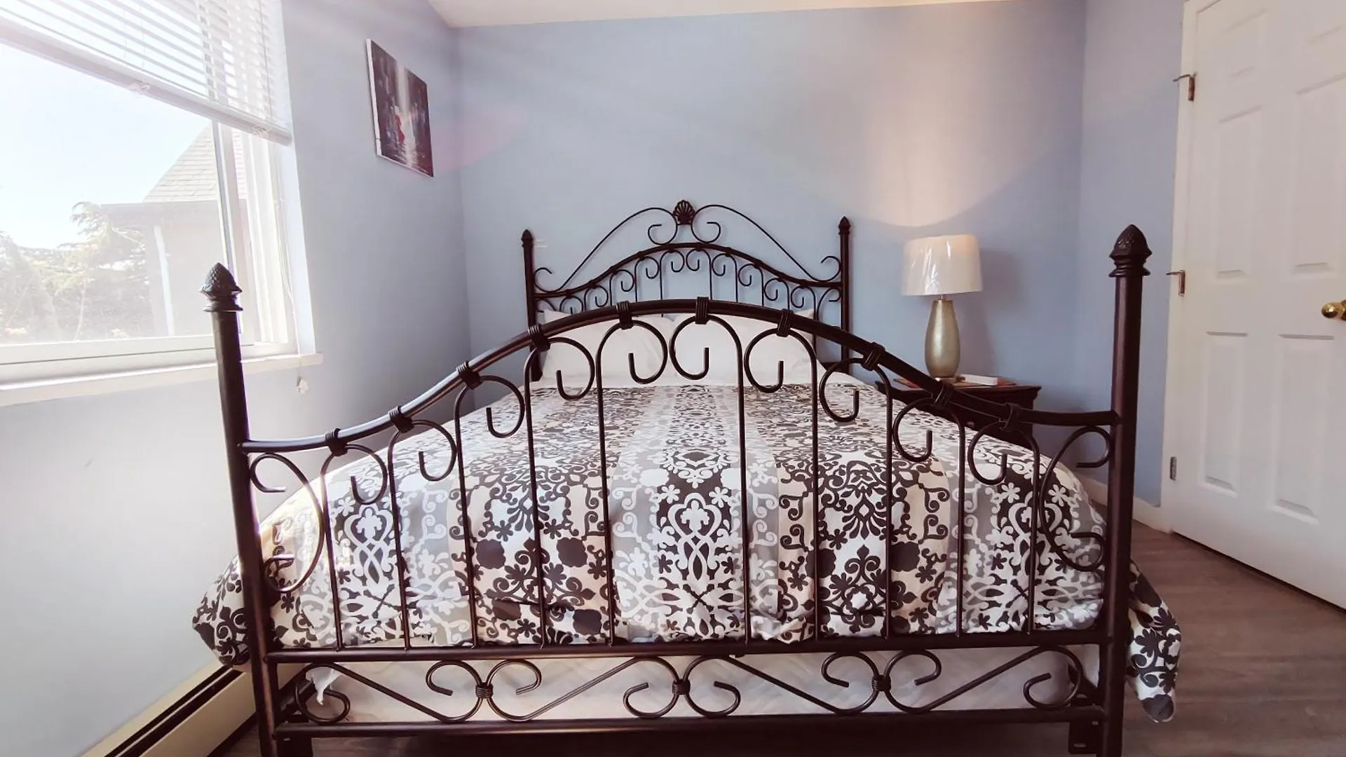 Bed Plus Yvr Richmond Homestay